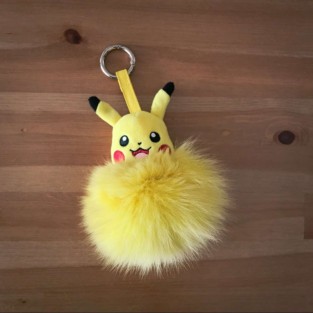 Pokemon pikachu pompom keyring